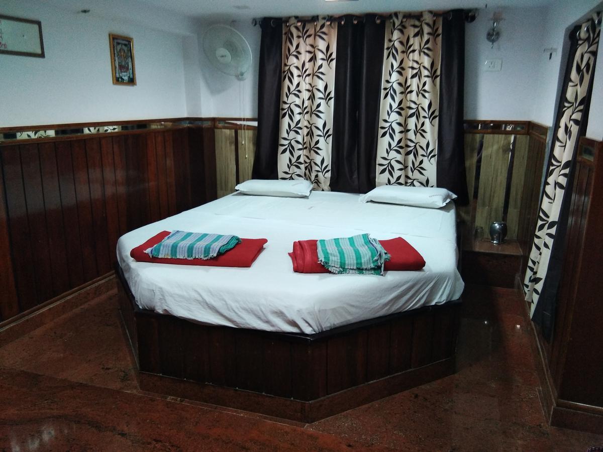 Hotel Sanman Lodge Shivamogga Exteriör bild
