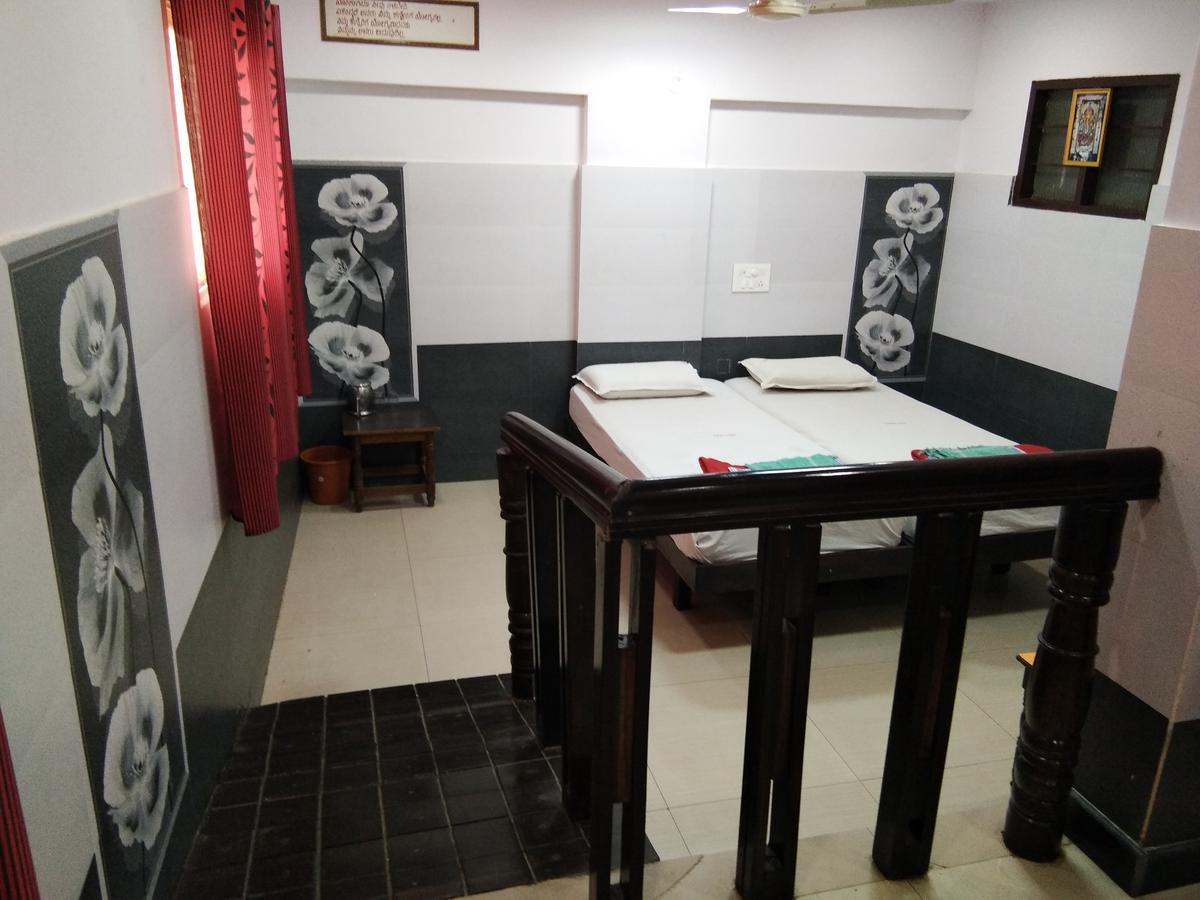 Hotel Sanman Lodge Shivamogga Exteriör bild